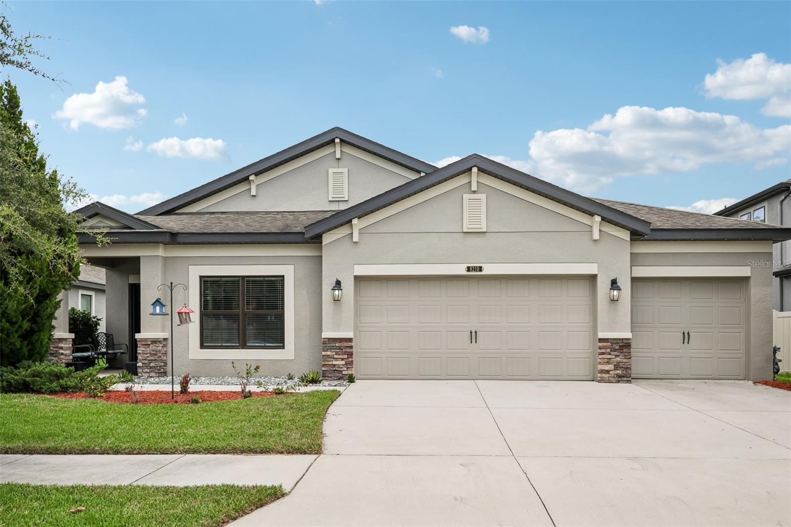 8210 Mallow Mirror Ln