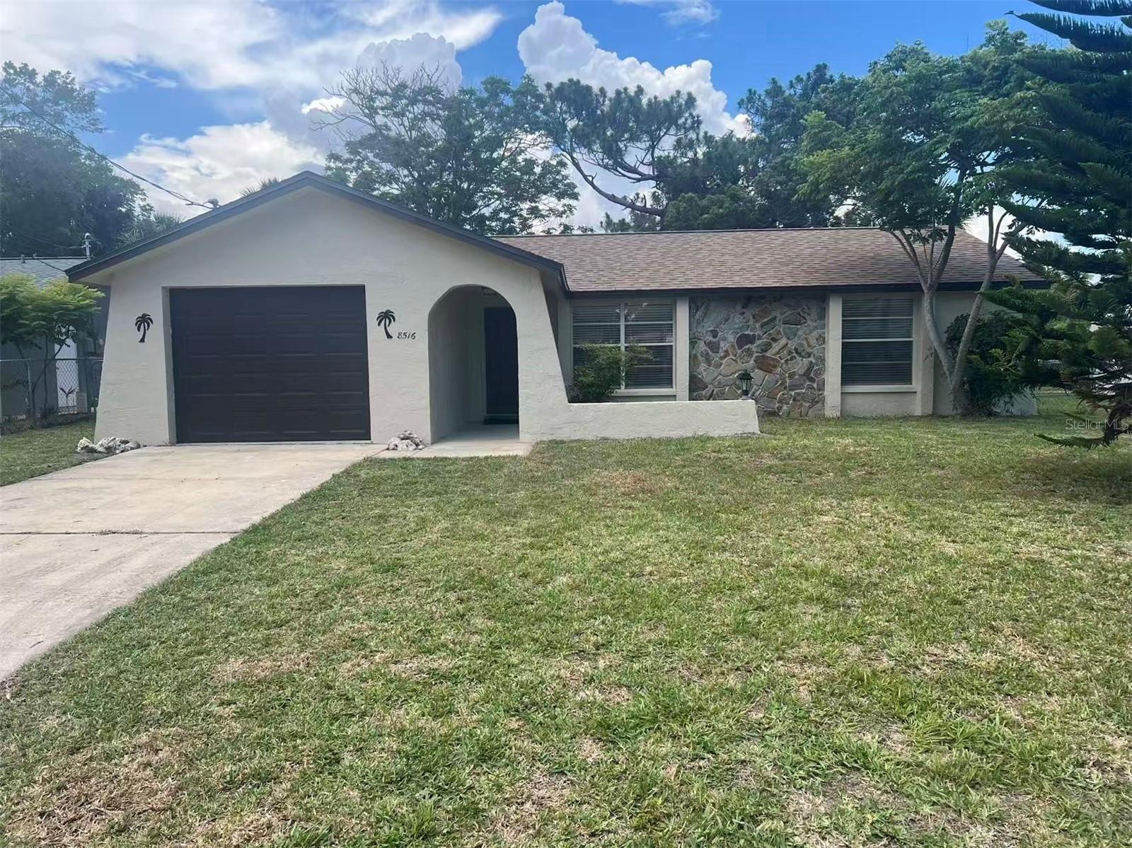 8516 Inwood Dr