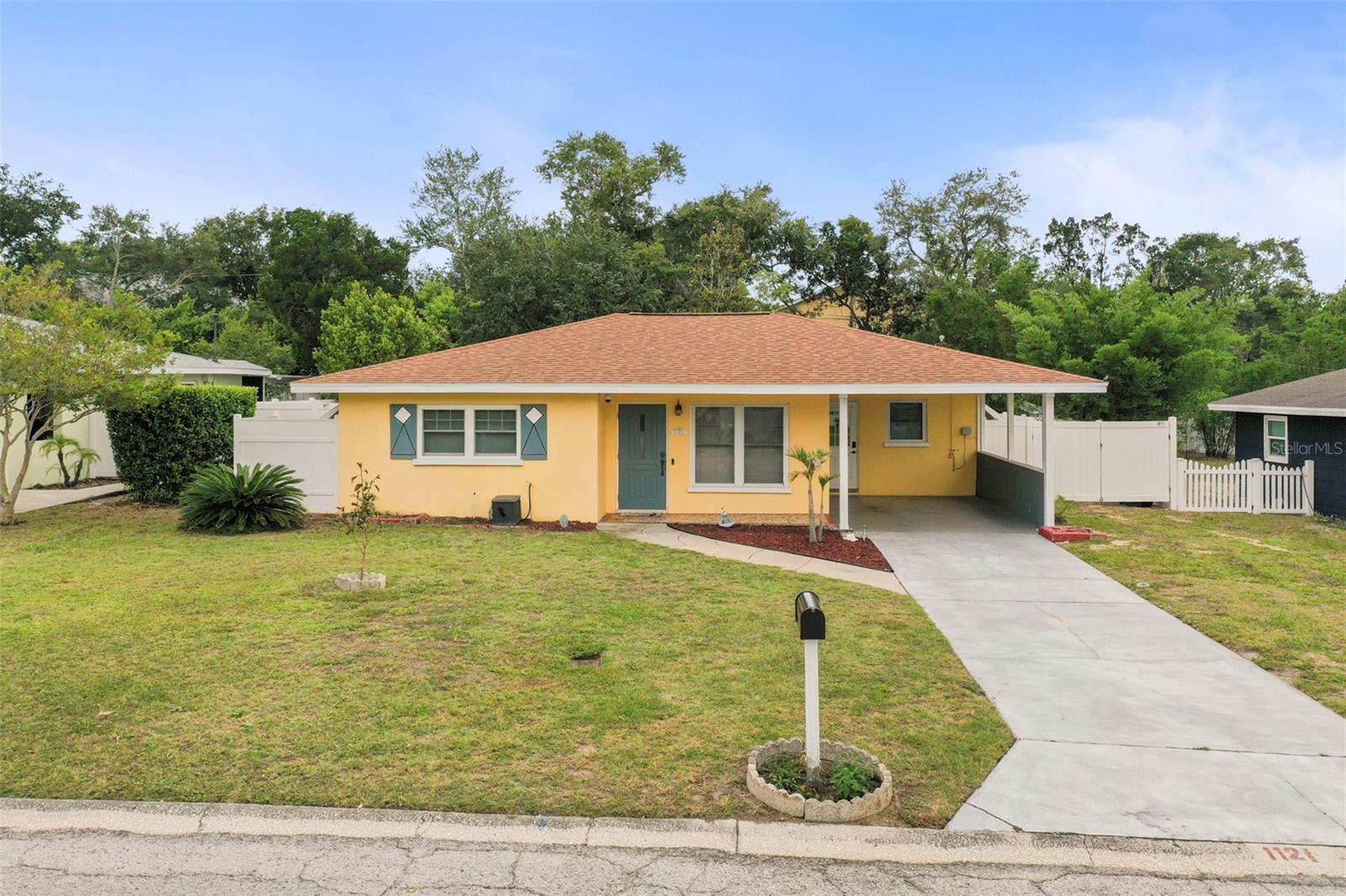1121 Sunnydale Dr photo 1