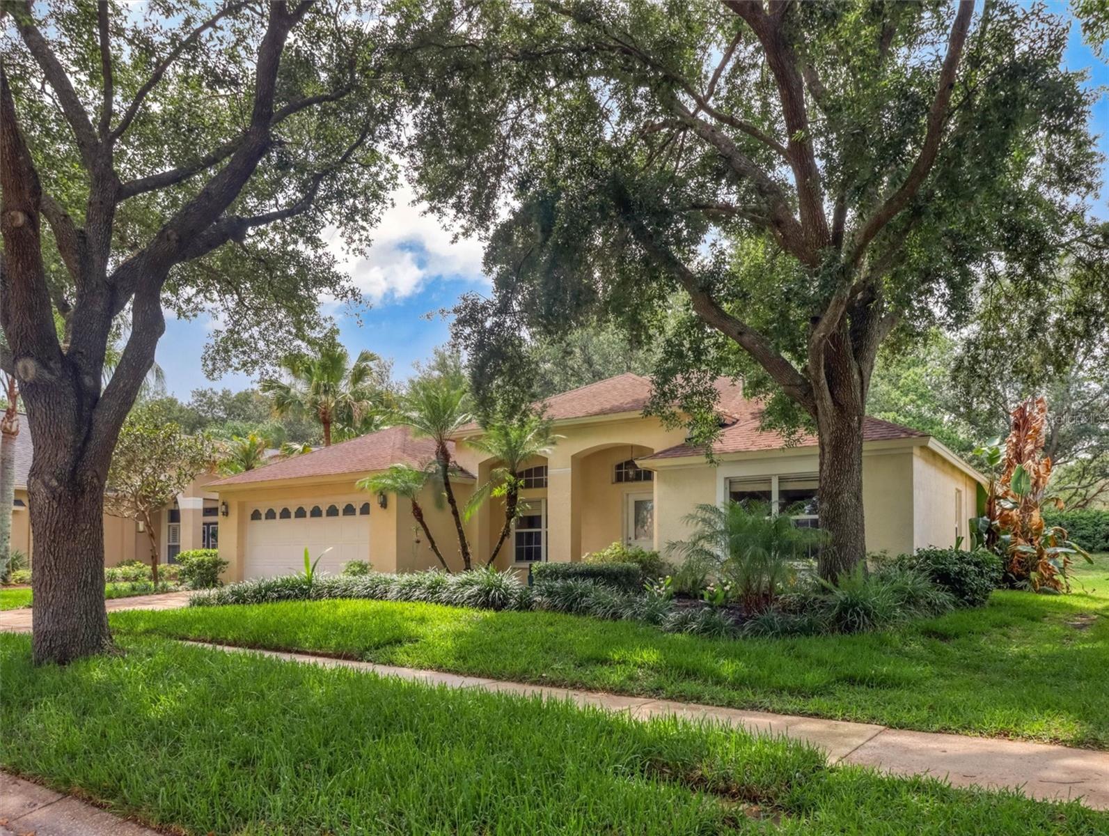 10110 Whisper Pointe Dr photo 1