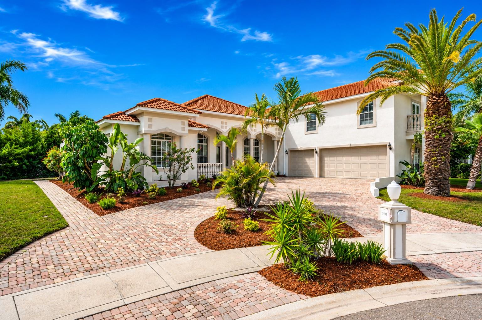5909 Zaki Ln
