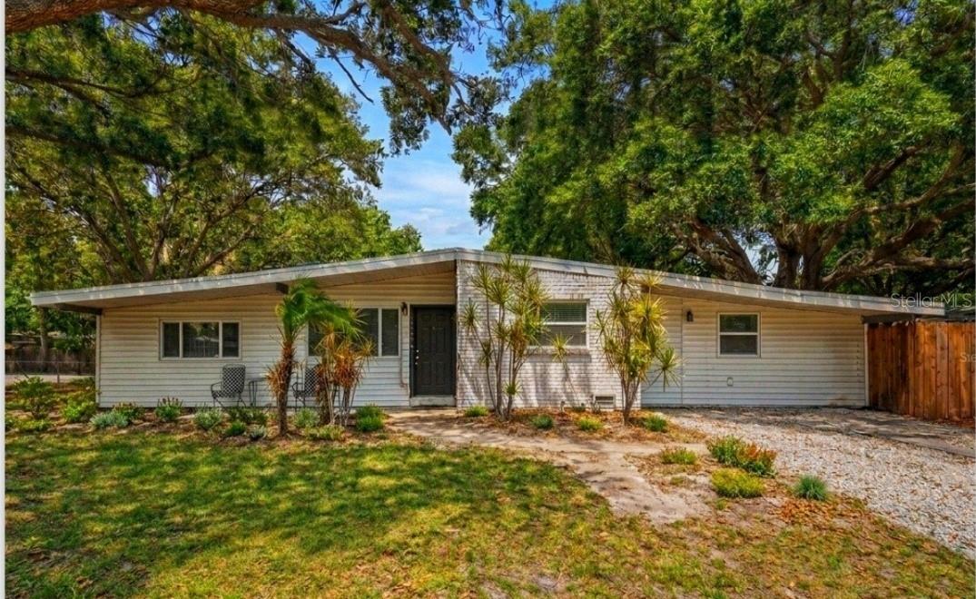4437 W Bay Ave photo 1
