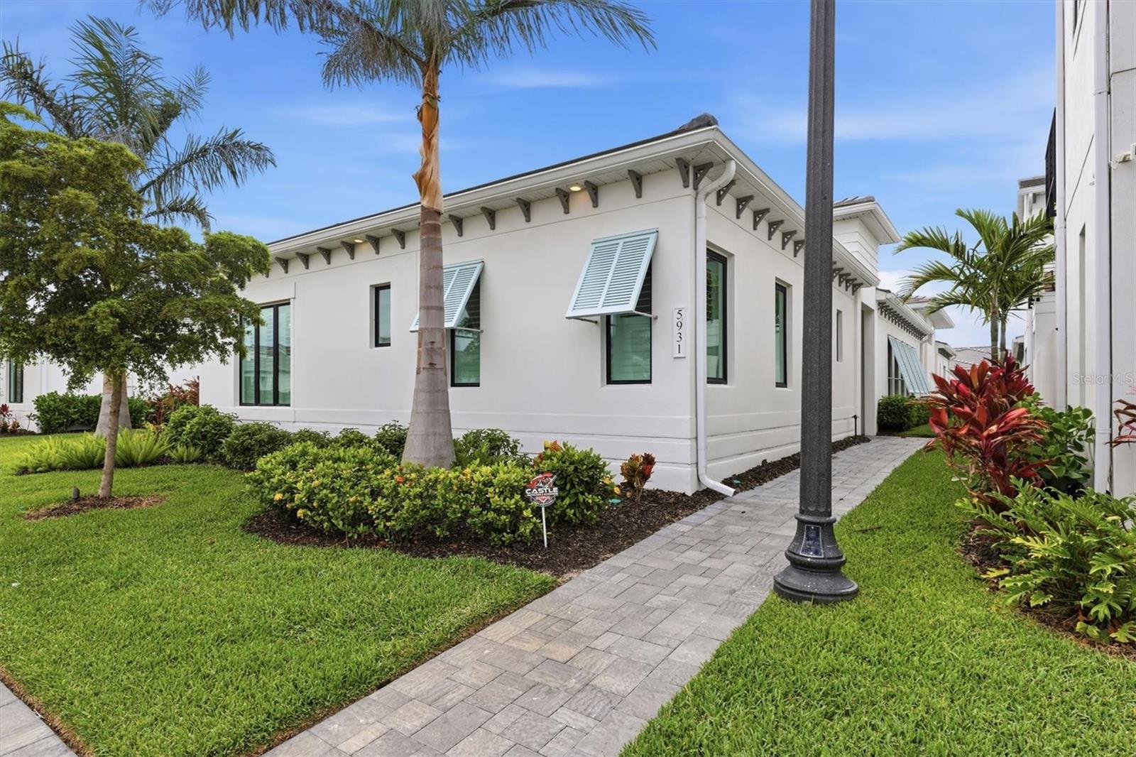 5931 Cat Claw Ln