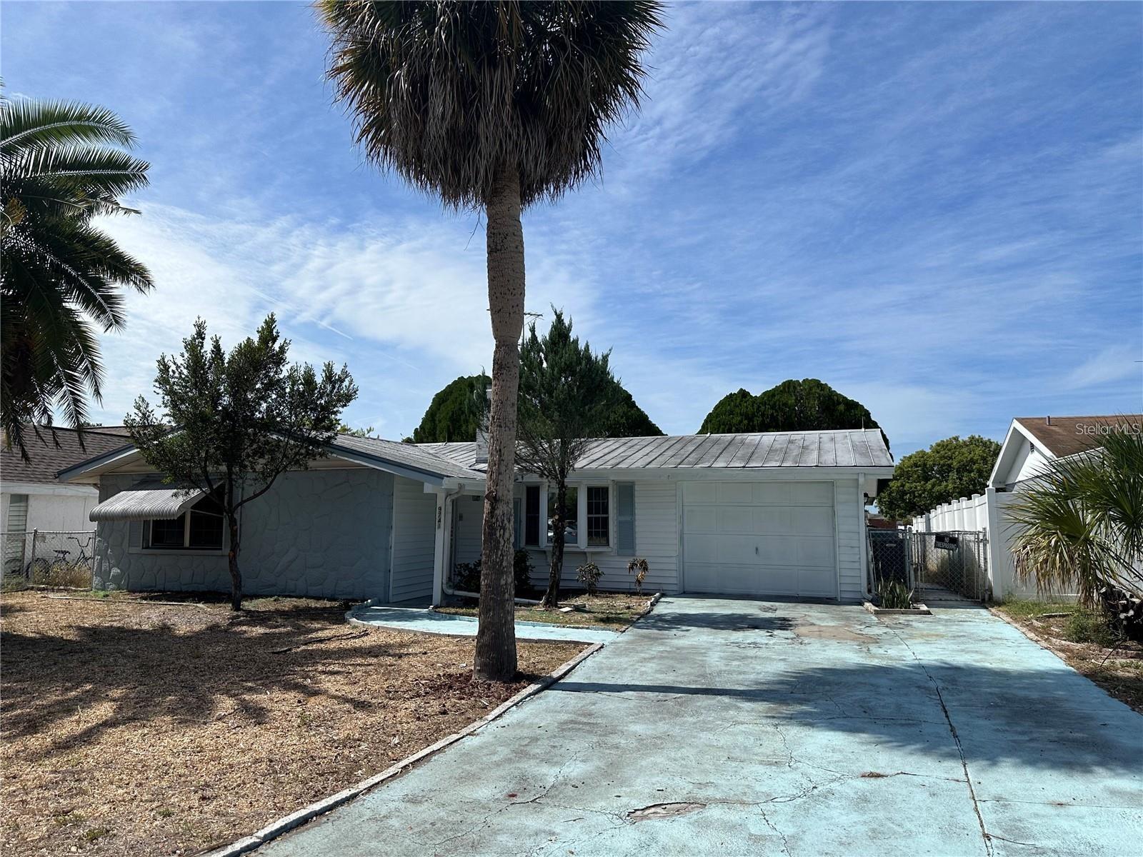 9741 Scenic Dr photo 1