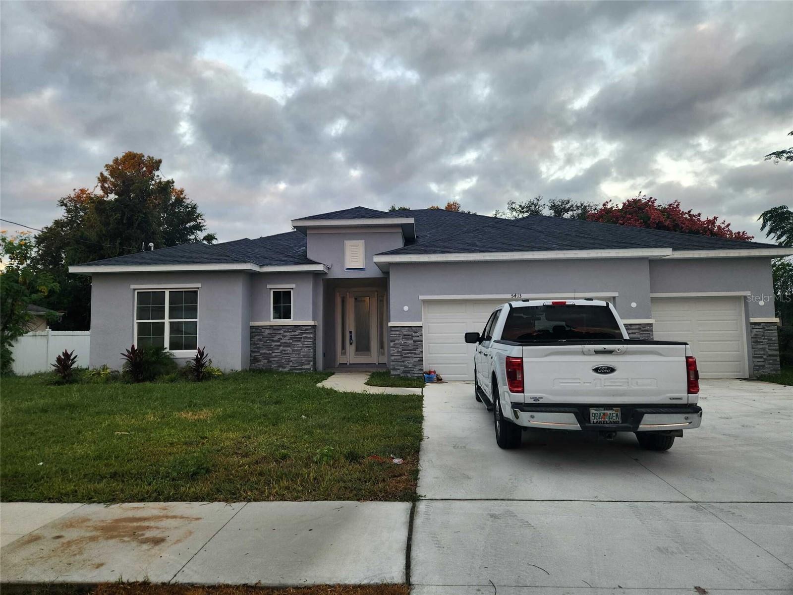 5413 Deltona Blvd photo 1