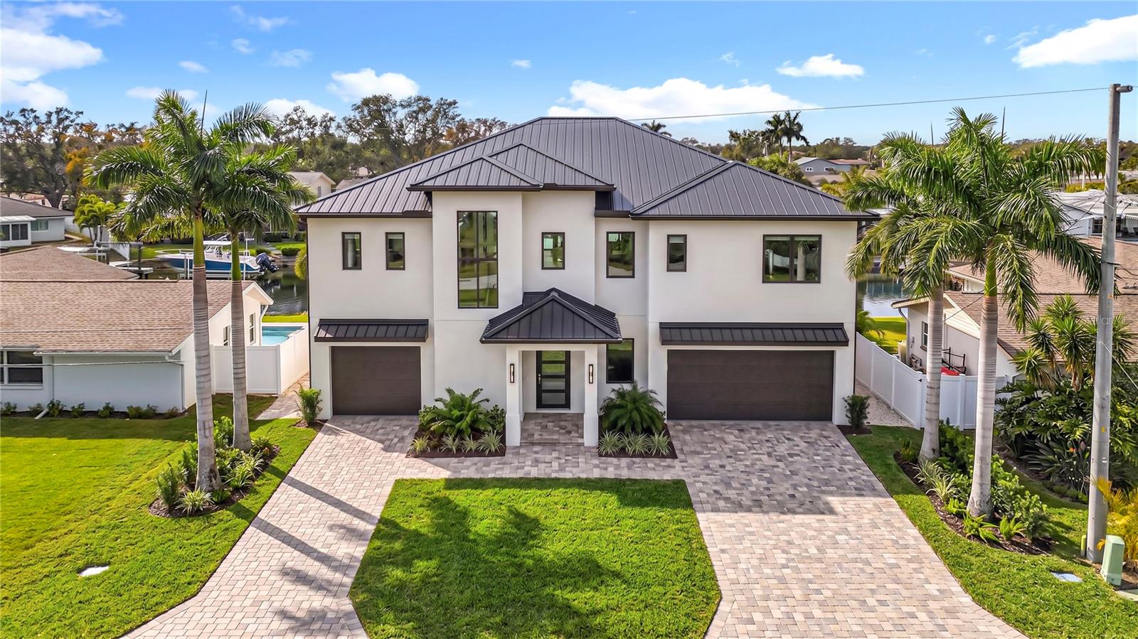 4086 13th Ln NE photo 1