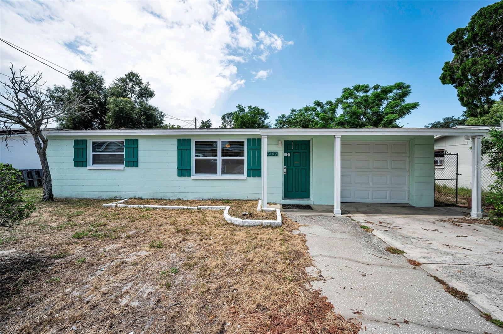 7402 Country Club Dr