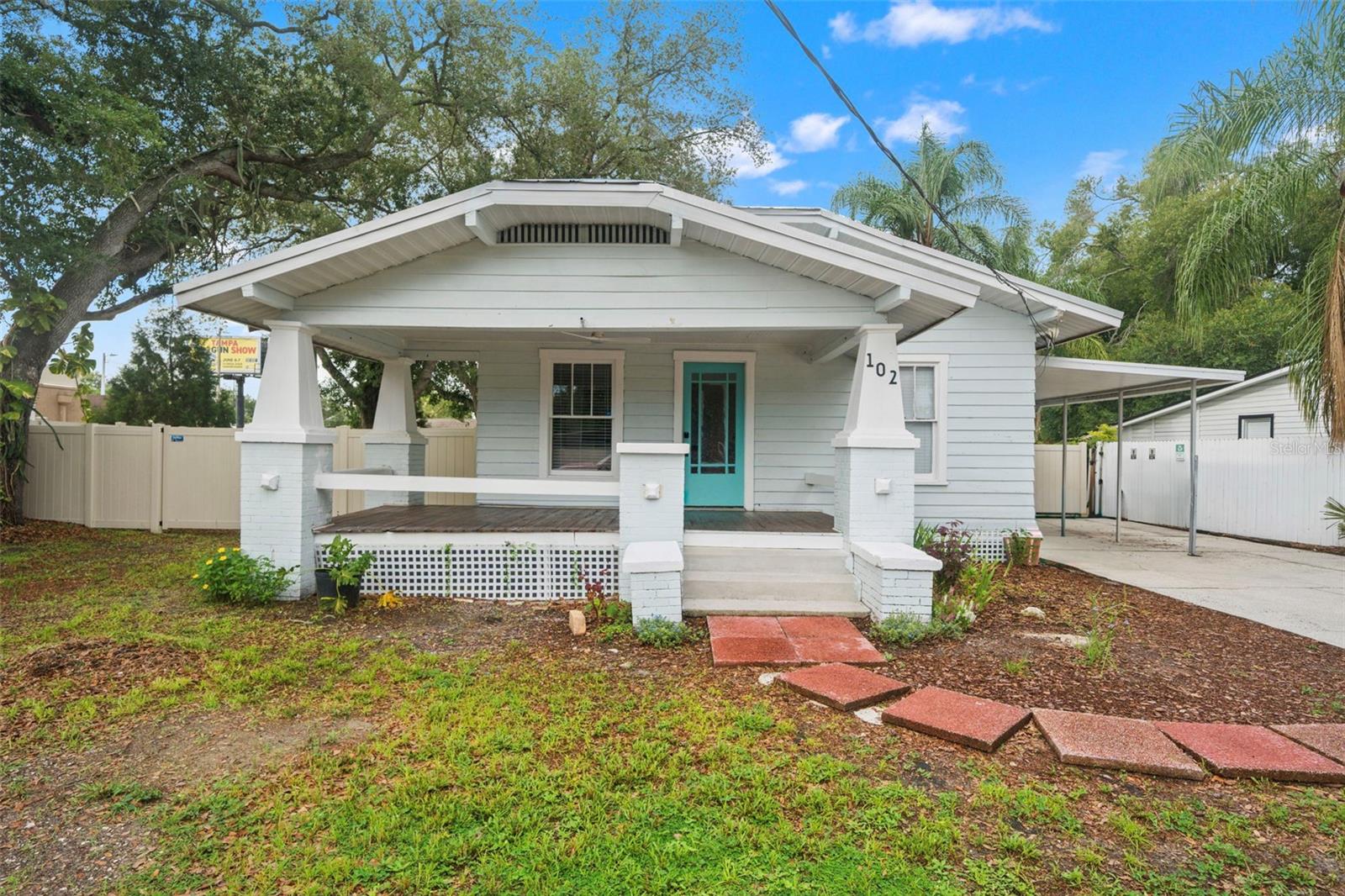 102 W North St