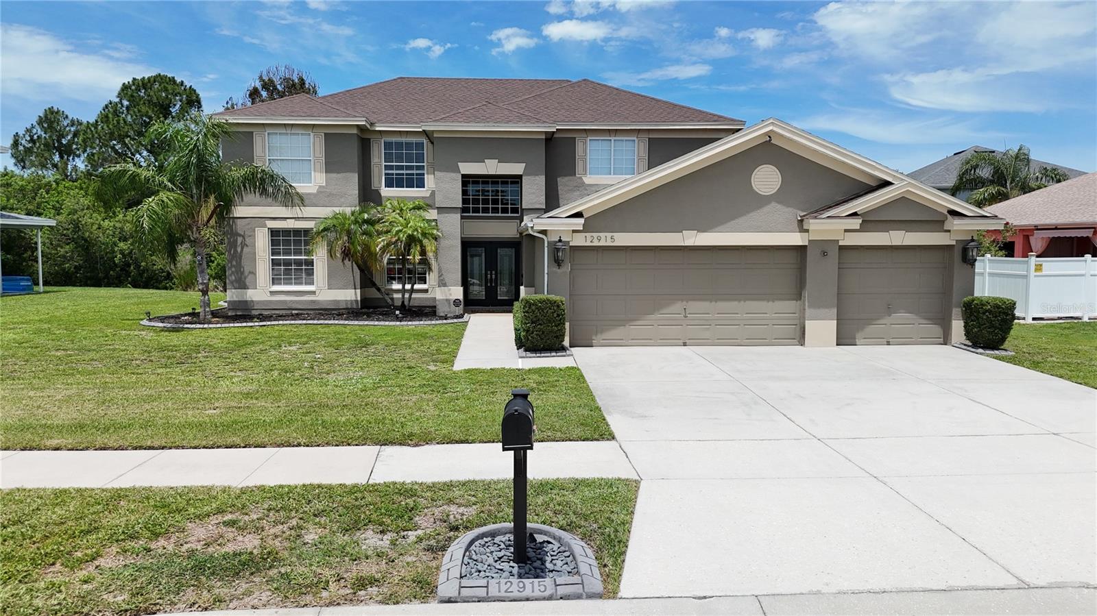 12915 Carlington Ln