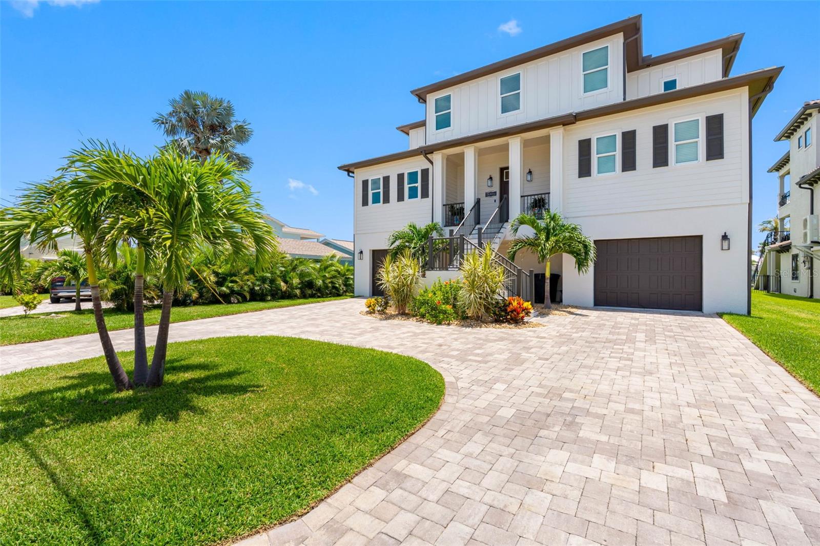 16025 Redington Dr photo 1
