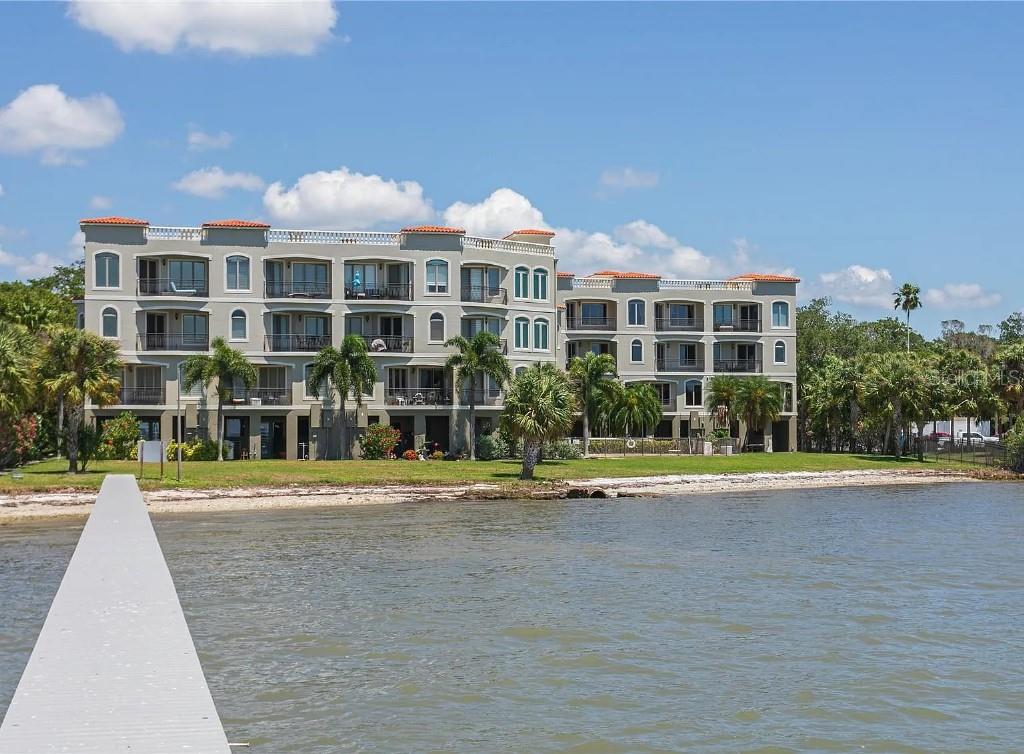 1714 Park St N photo 1