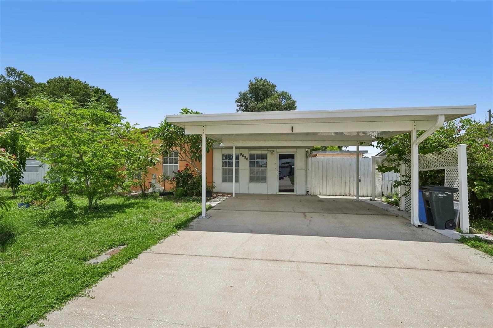 9680 Park Lake Dr N photo 1