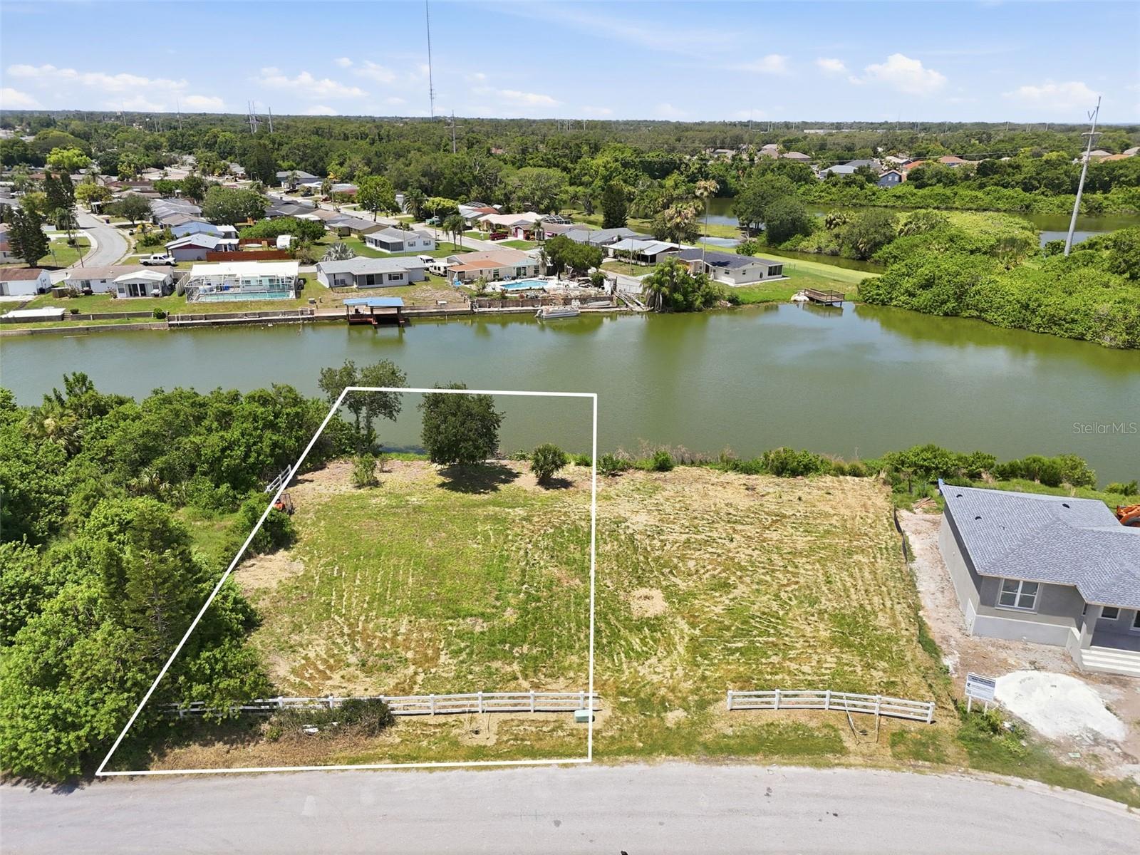 1503 Jackson Dr photo 1