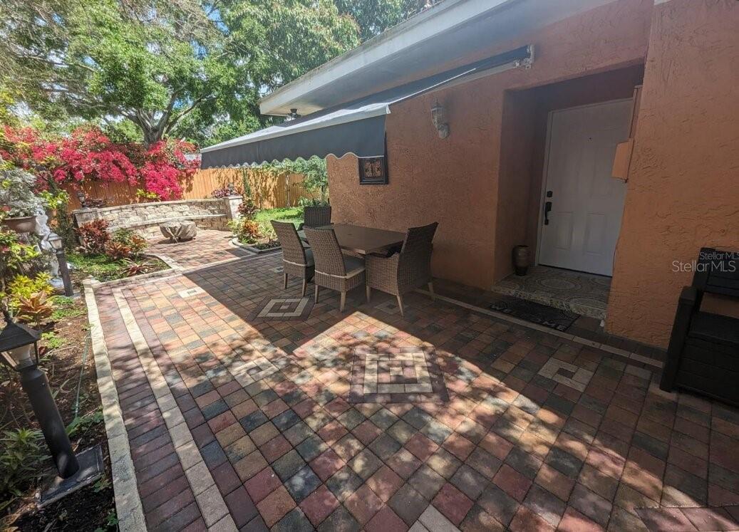 1602 Amberlea Dr S photo 1