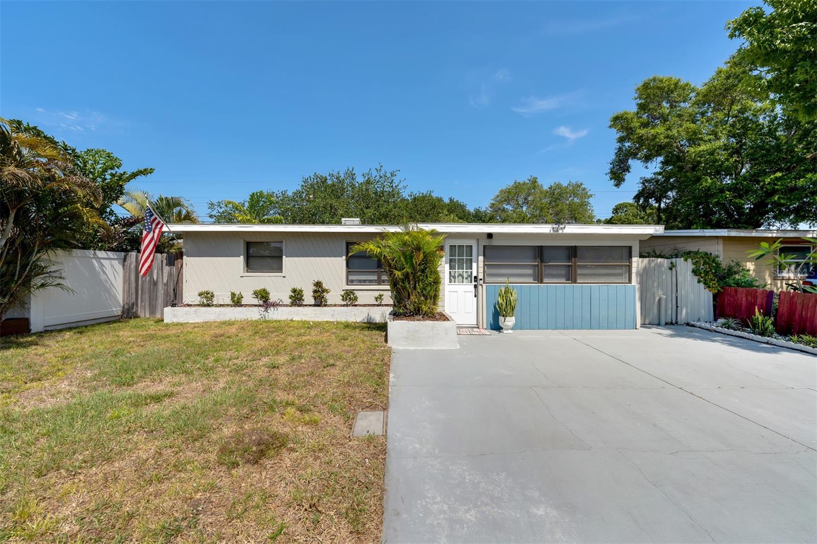 11919 102nd St photo 1