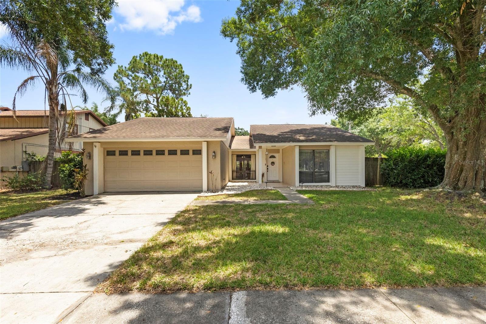 15701 Country Lake Dr