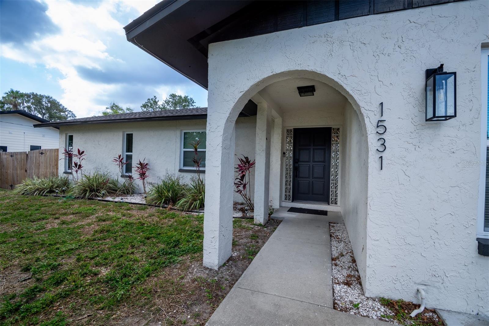 1531 Valencia St photo 1
