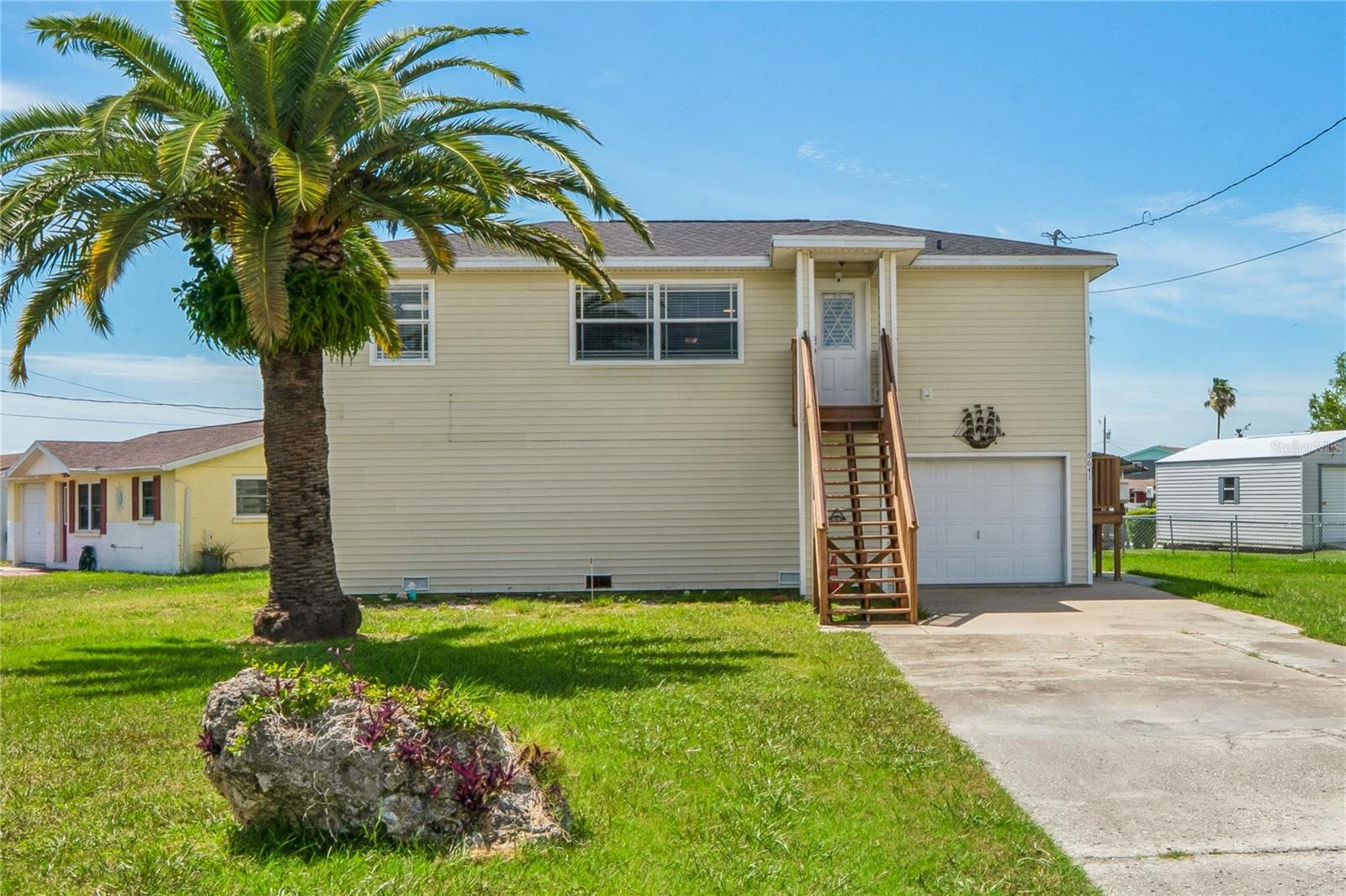6641 Boatyard Dr photo 1
