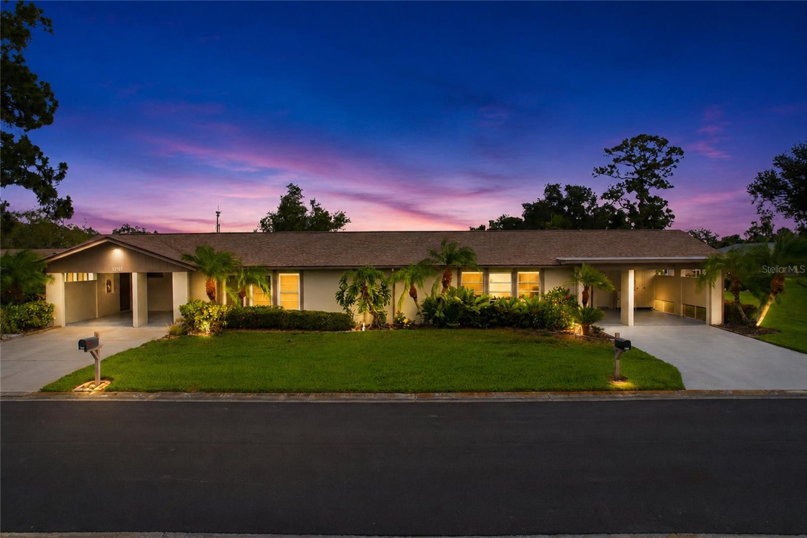 3721 Collins St #812 photo 1
