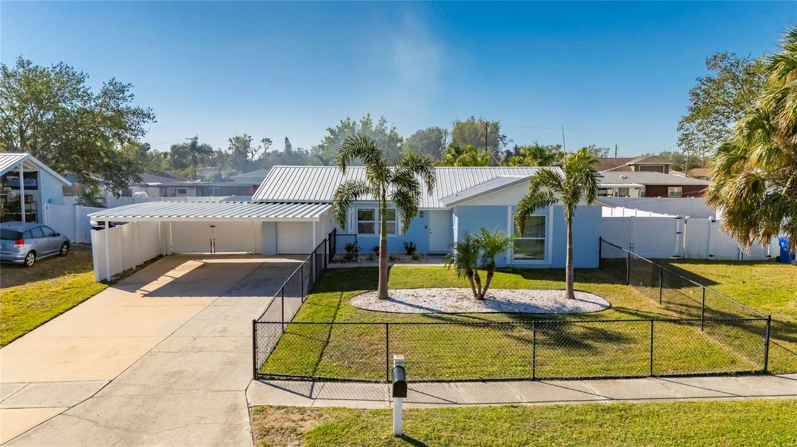 412 Flamingo Dr photo 1