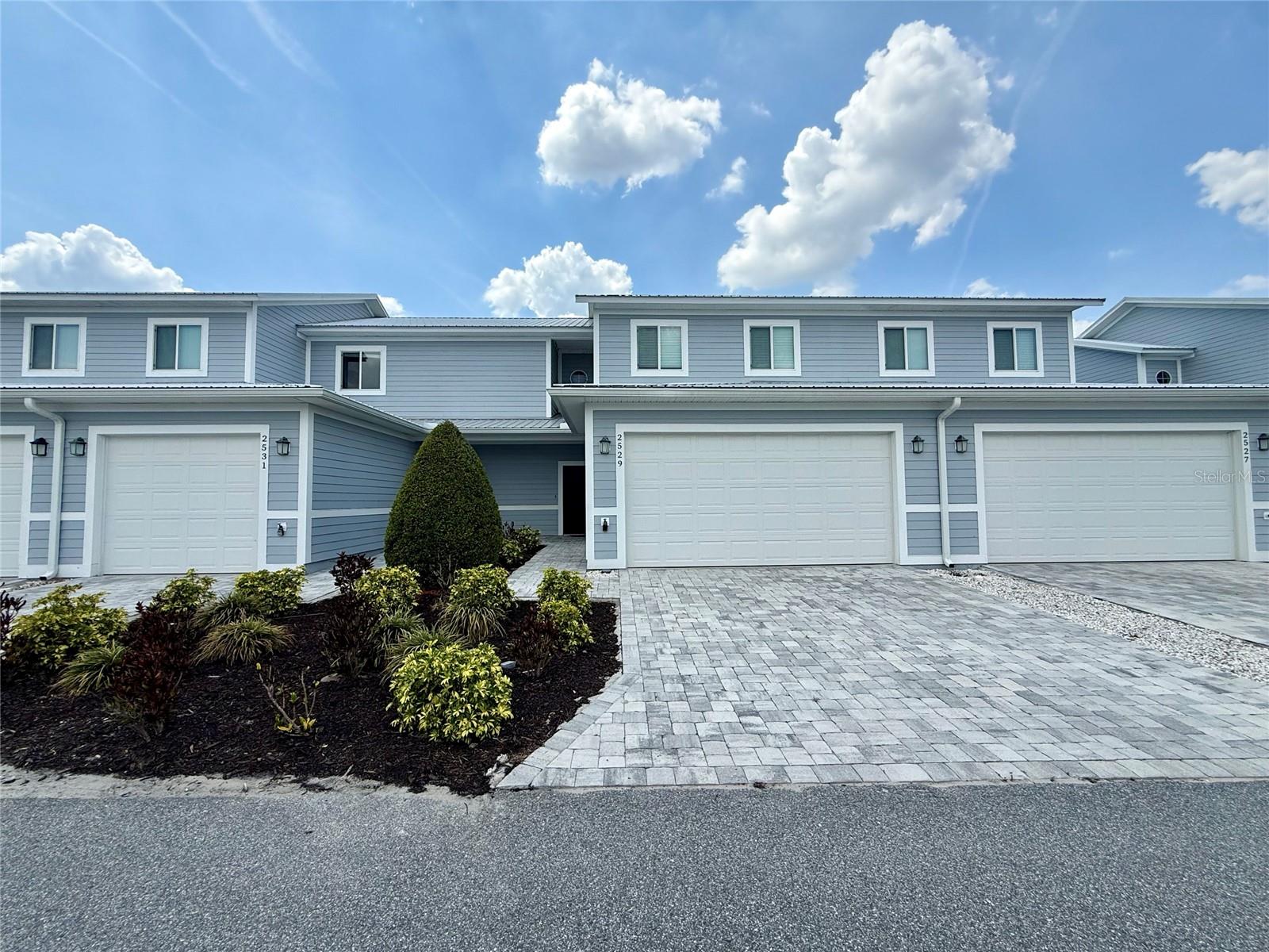 2608 Tanoak Ter