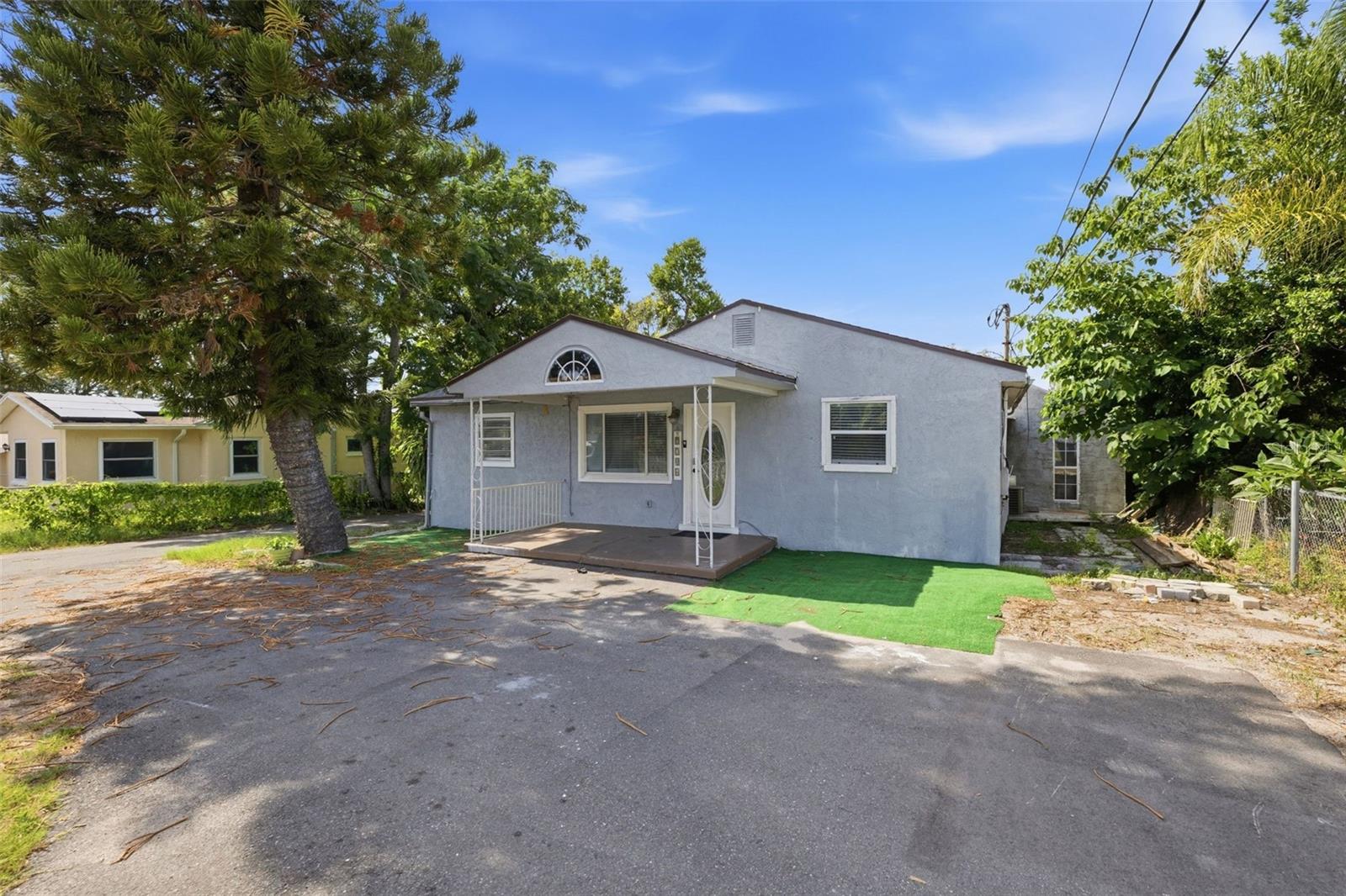 2706 E Annie St photo 1