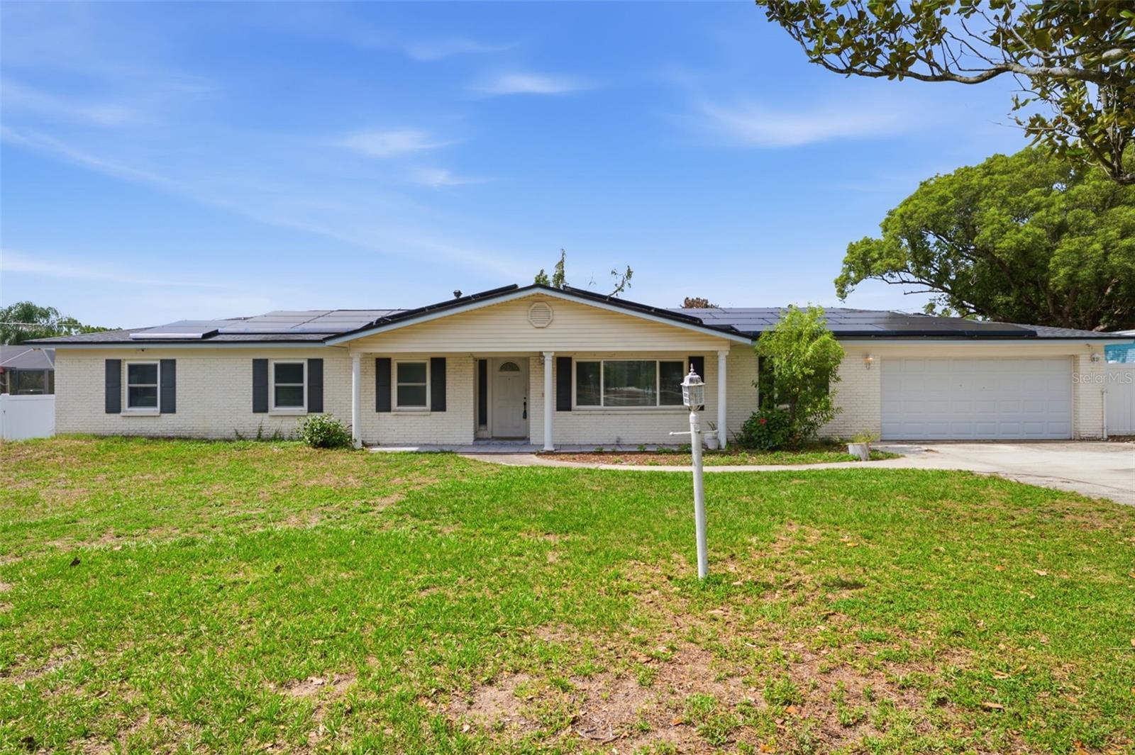 1606 Lark Ln