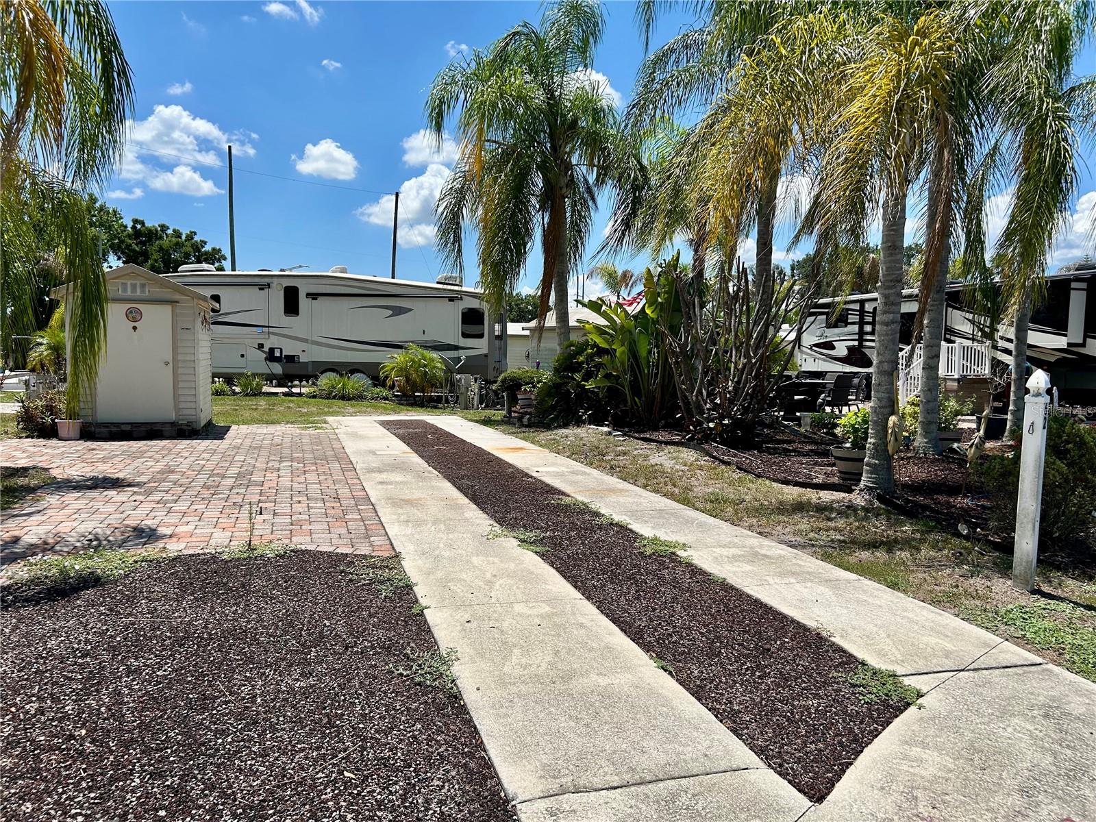 2928 Birdie Dr photo 1
