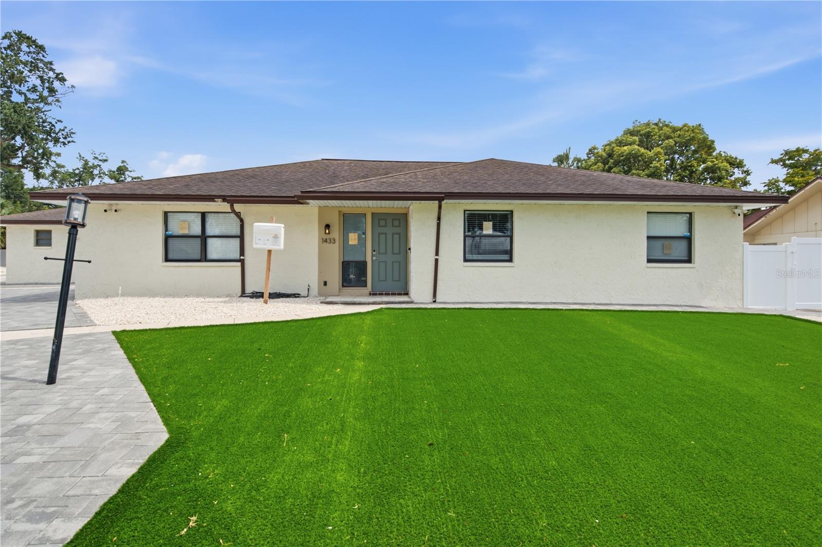 1433 Ellison Ln photo 1