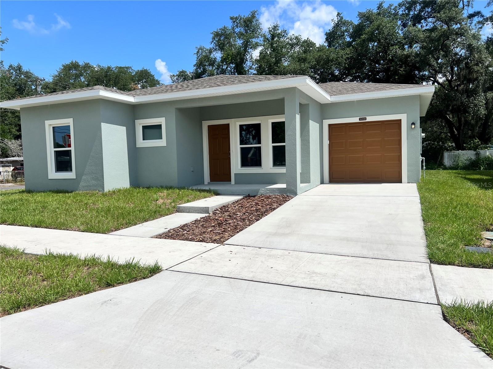 5008 Finders CT photo 1