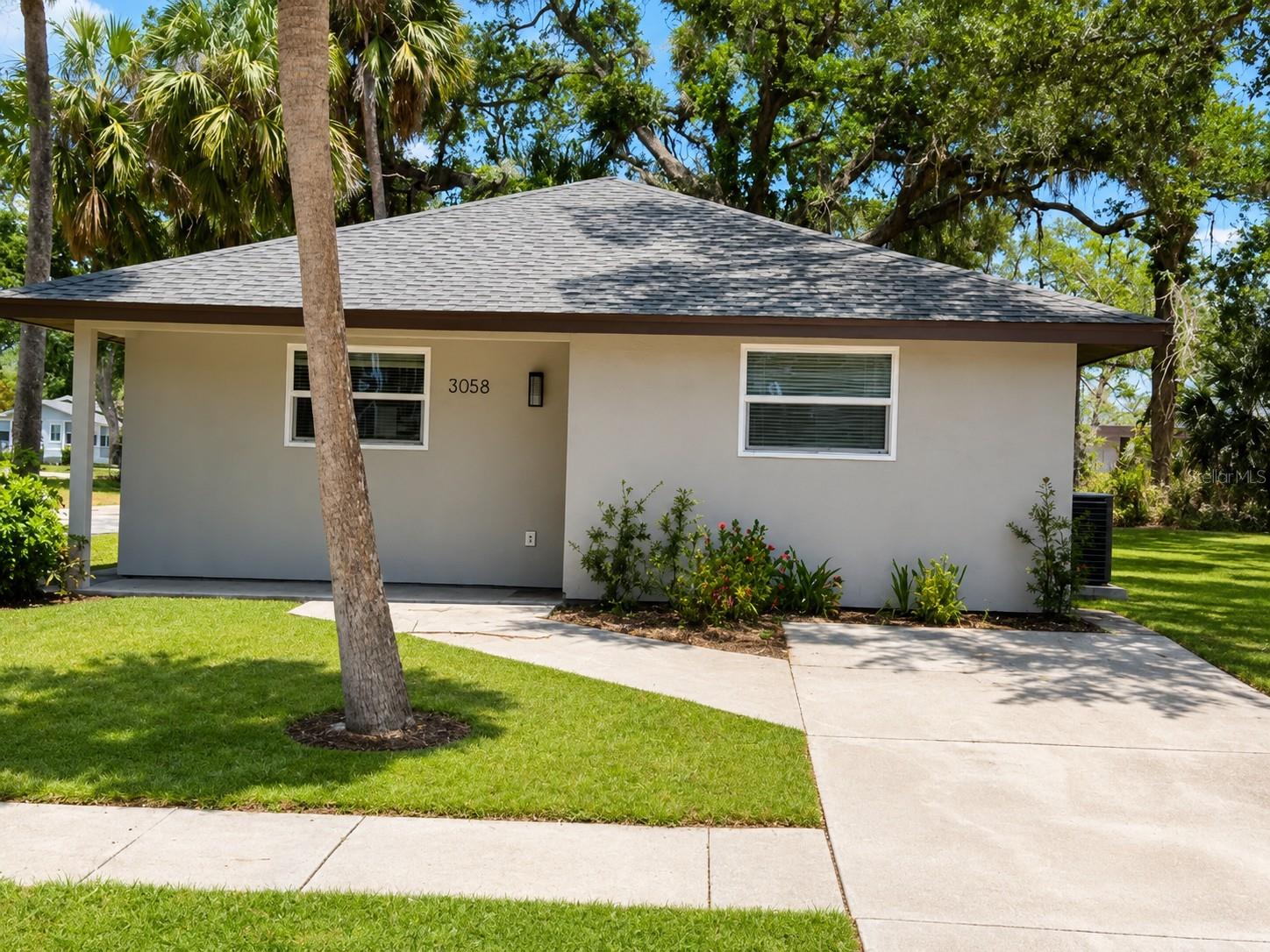 3058 Palmadelia Ave