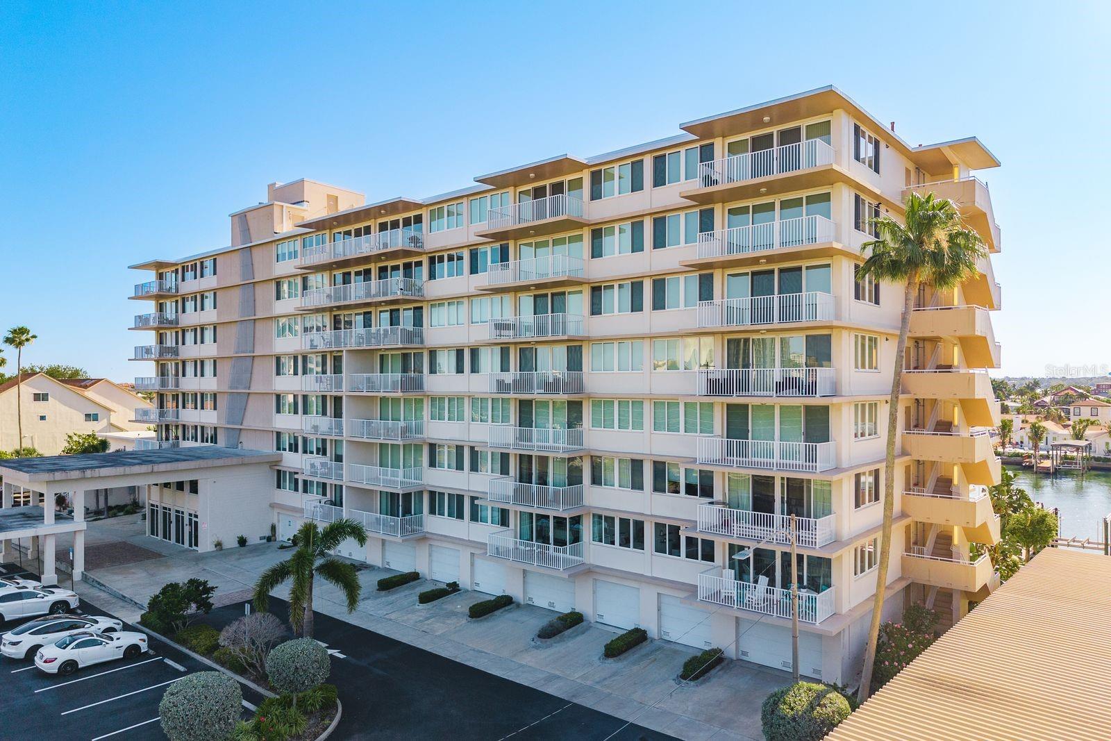 223 Island Way #2D photo 1