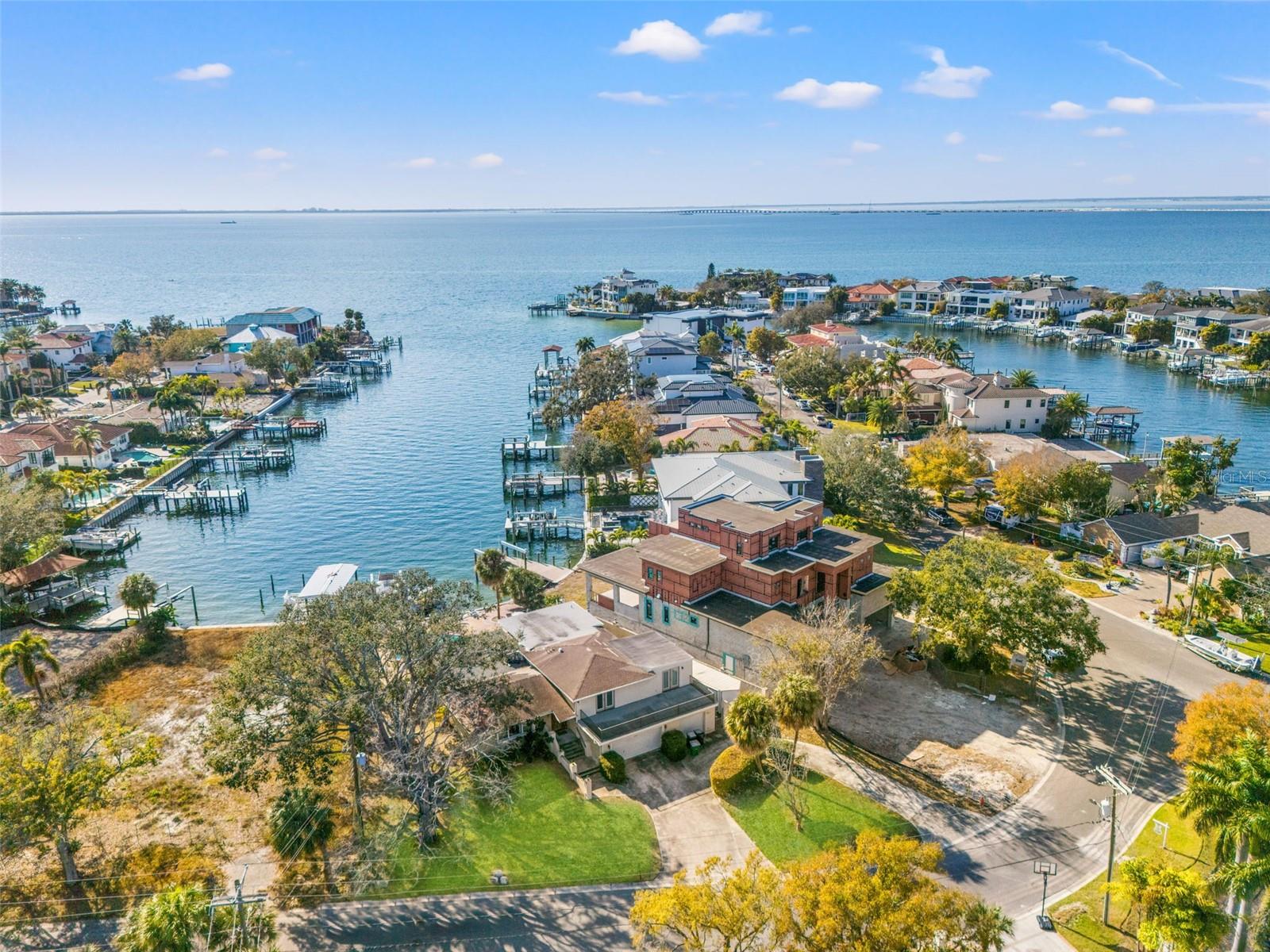 2605 S Beach Dr photo 1