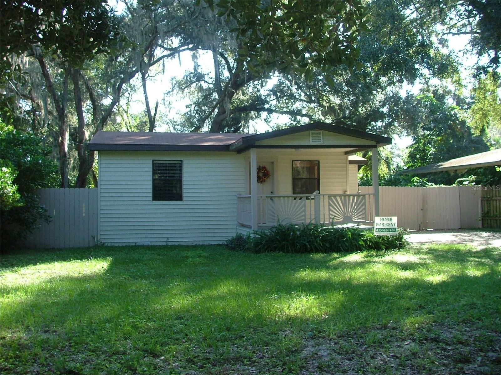 11709 Hoyt Ave photo 1
