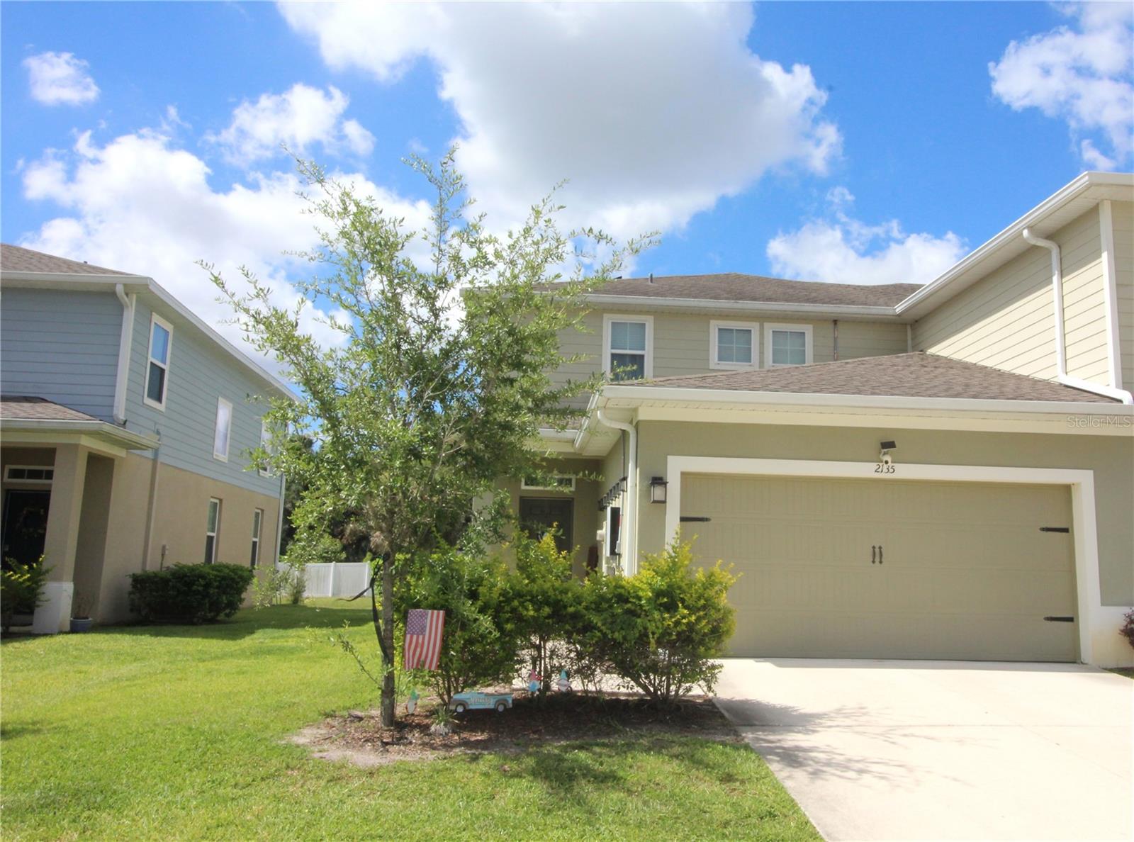 2135 Laceflower Dr photo 1