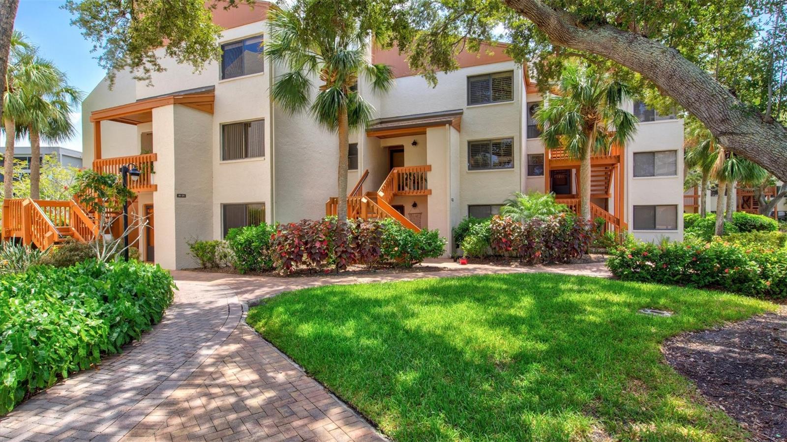 1700 Cove II Pl #310 photo 1