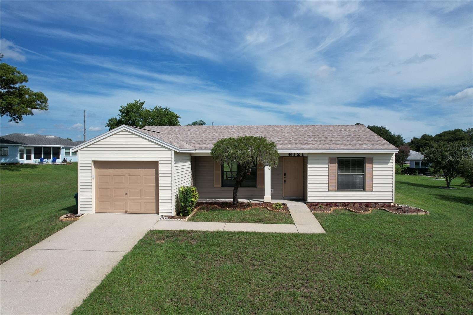 6121 Kittiwake Dr photo 1
