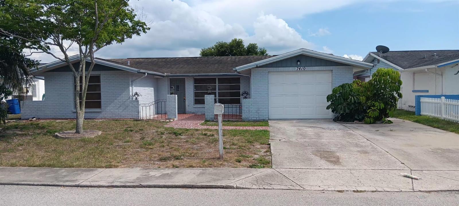 7410 Moravian Dr photo 1
