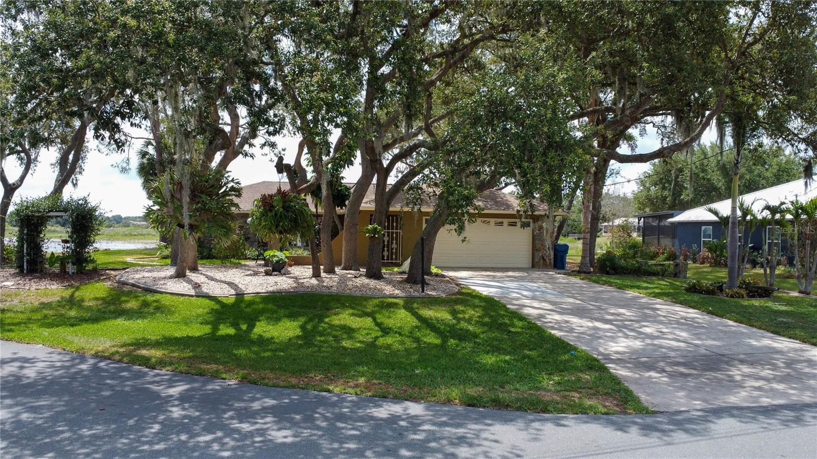 268 Eastpoint CT photo 1