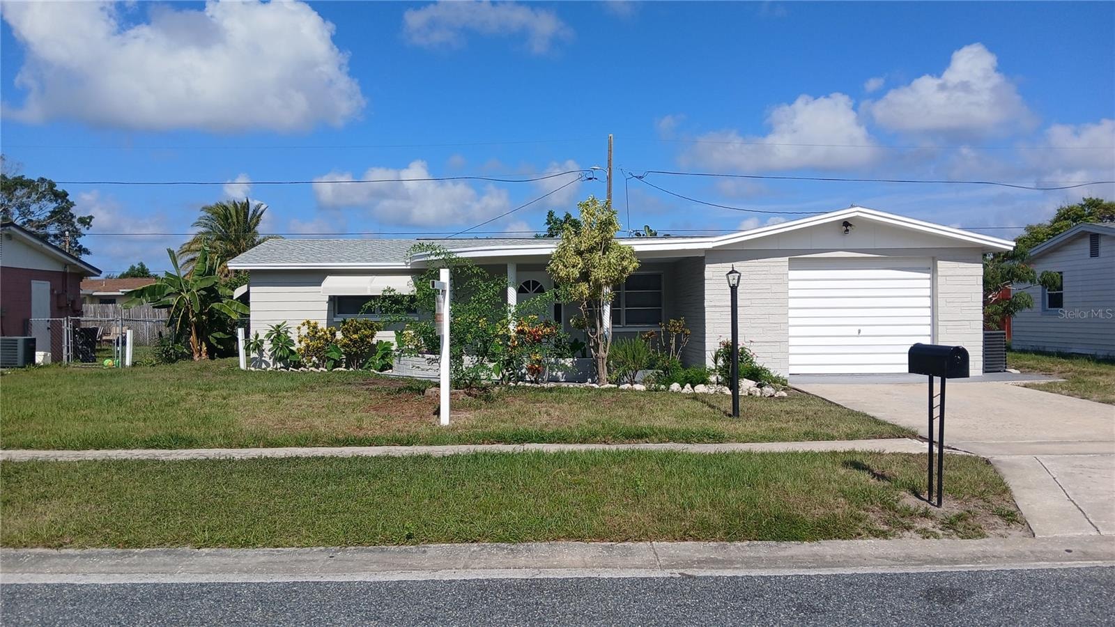 2109 Shannon Dr photo 1