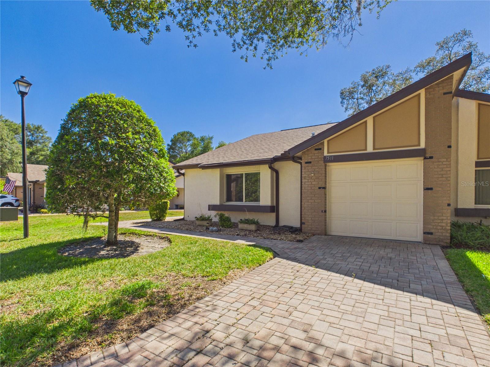 7511 Heather Walk Dr