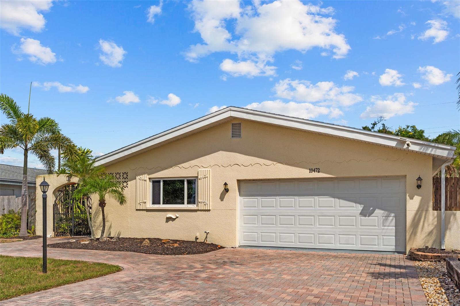 10472 Orange Blossom Ln photo 1