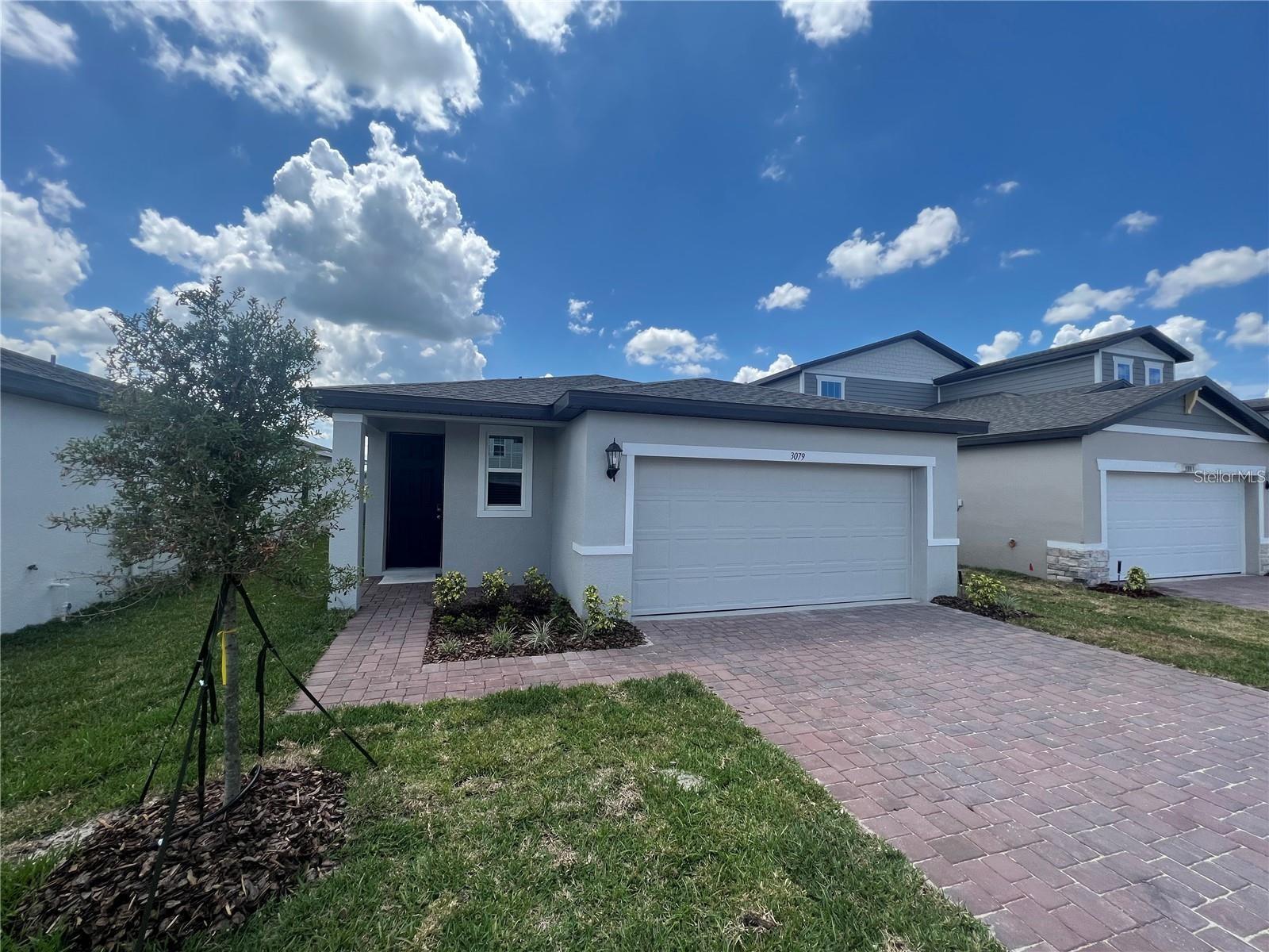 3079 Laurel Oak Ln