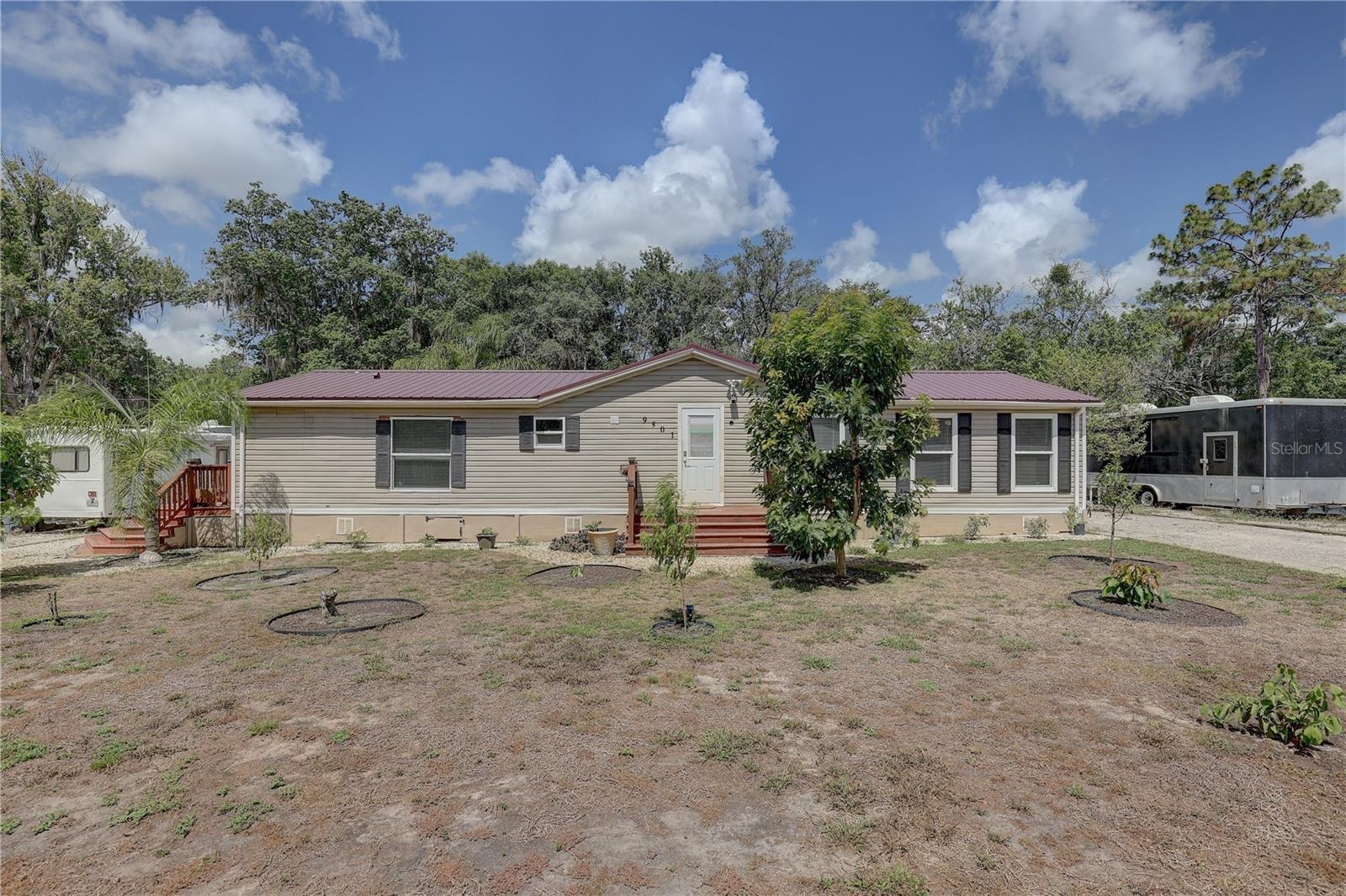 9501 Estelle St photo 1