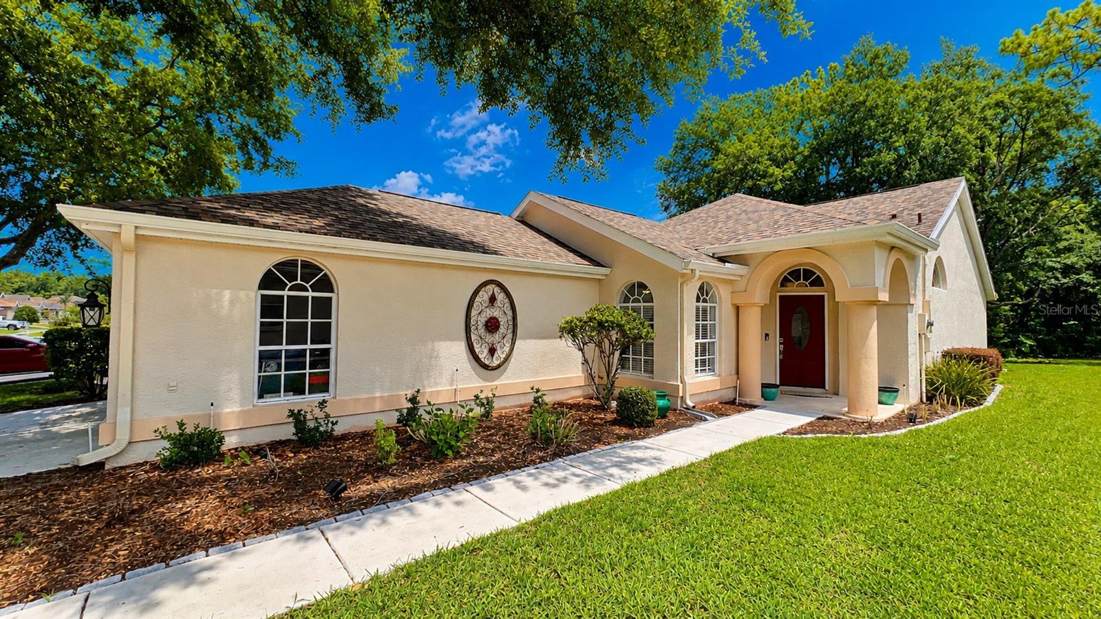 5556 Legend Hills Ln photo 1