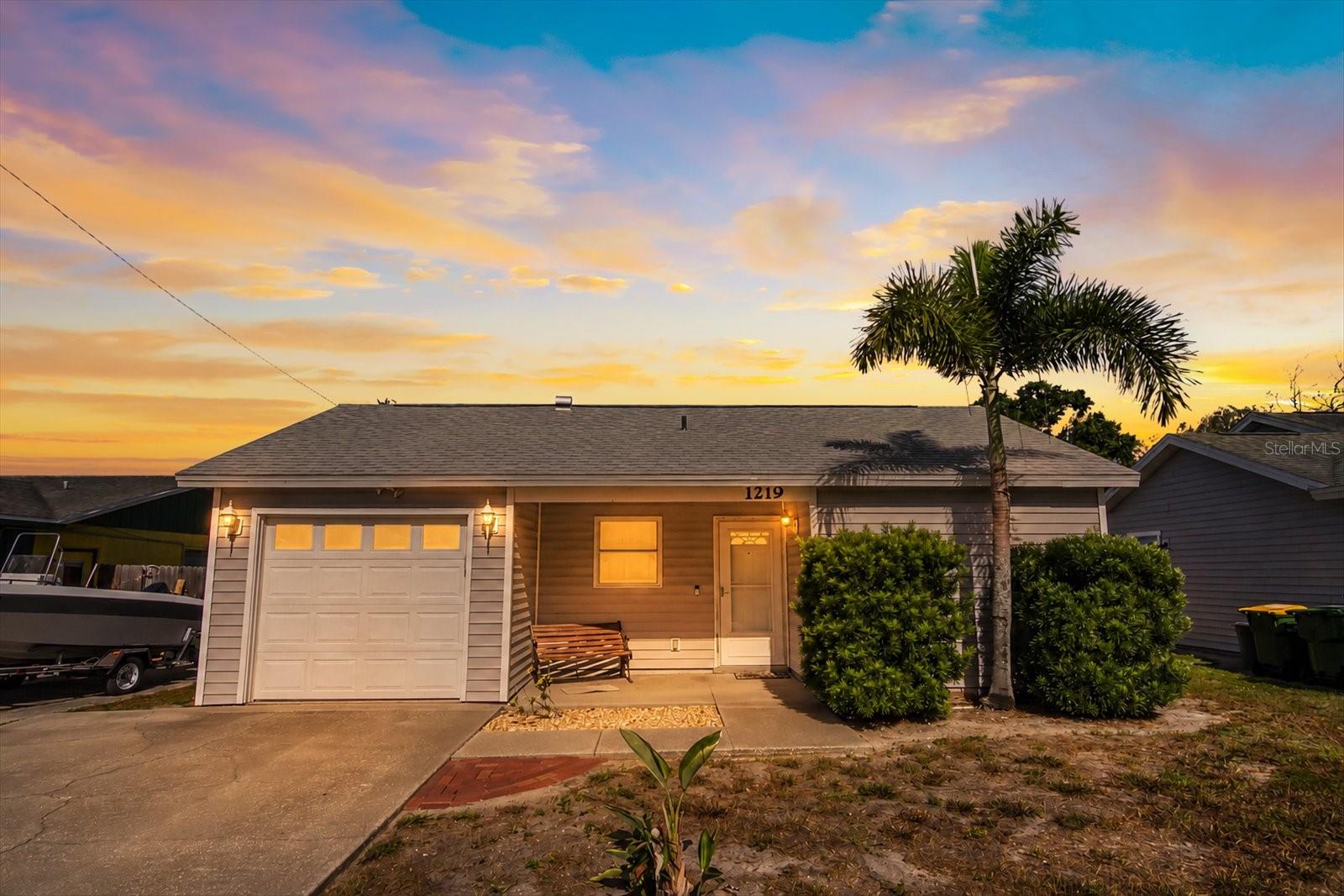 1219 MacKeral Ave