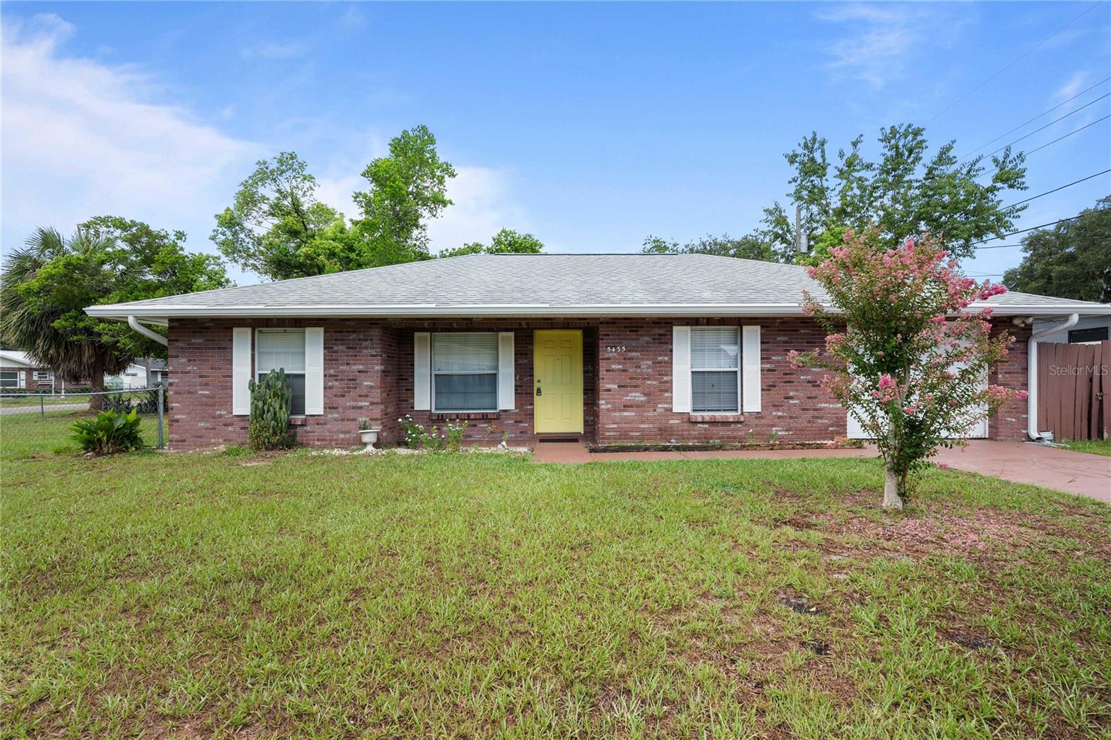 5435 Tangerine Dr photo 1