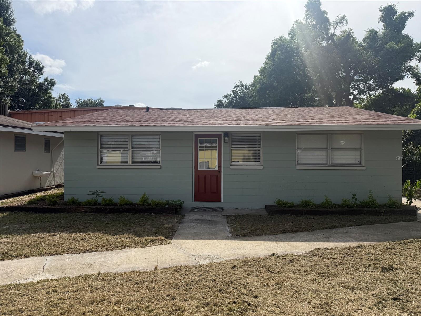 3009 W Waters Ave