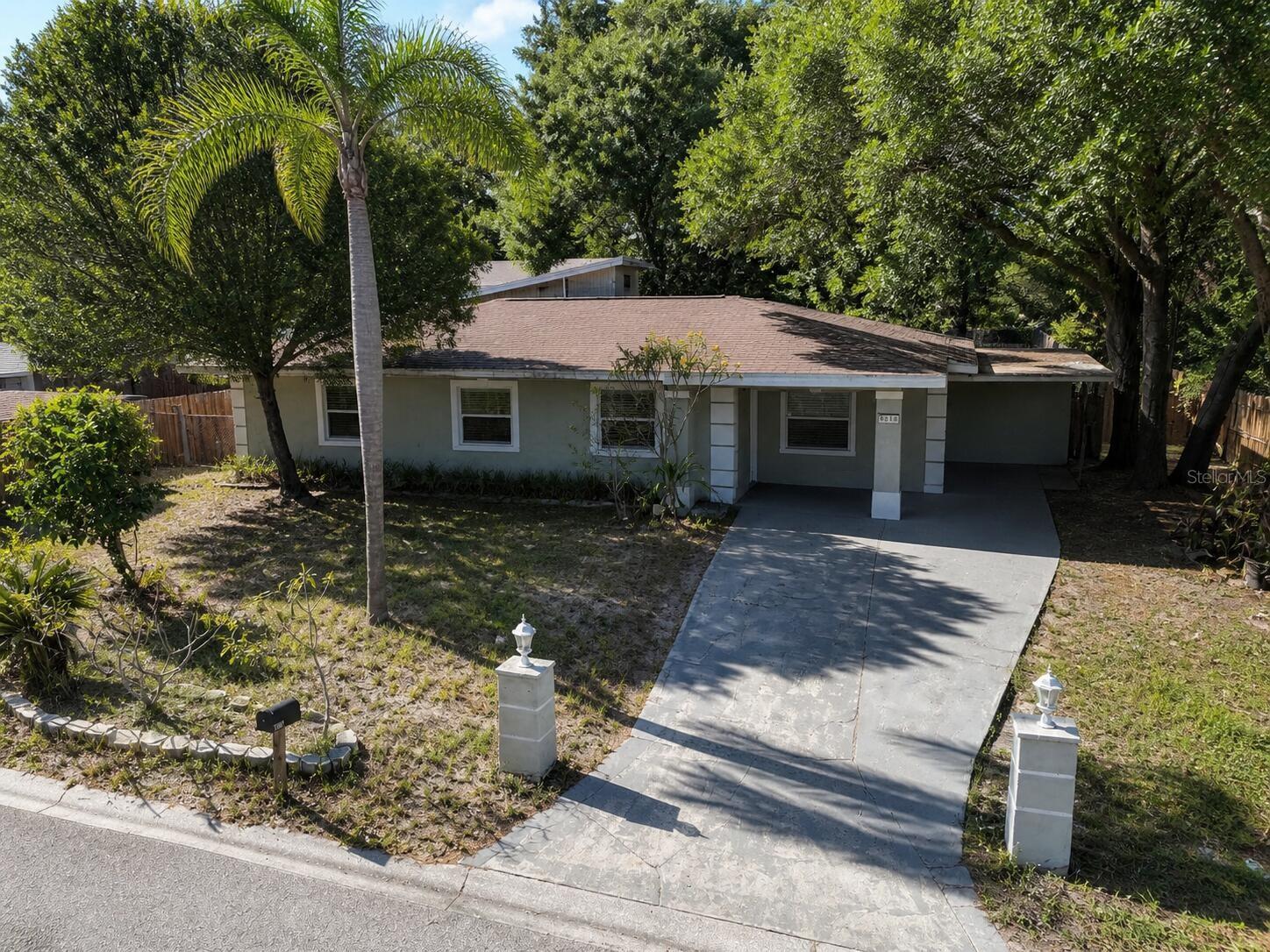 8618 Grandview Dr photo 1