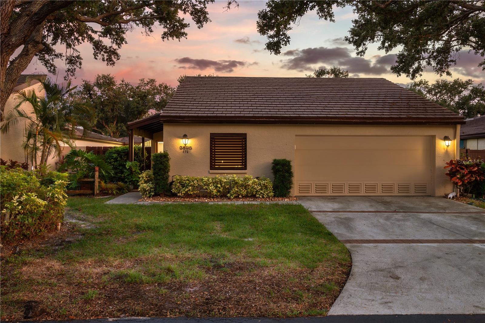 3825 Glen Oaks Manor Dr